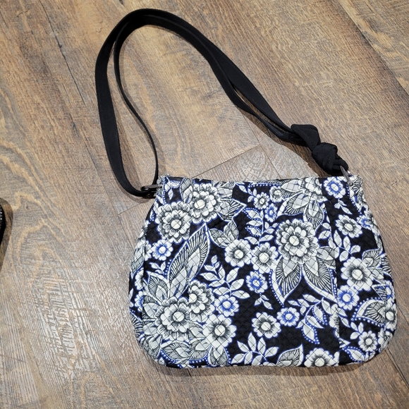 Vera Bradley Crossbody - Picture 3 of 10